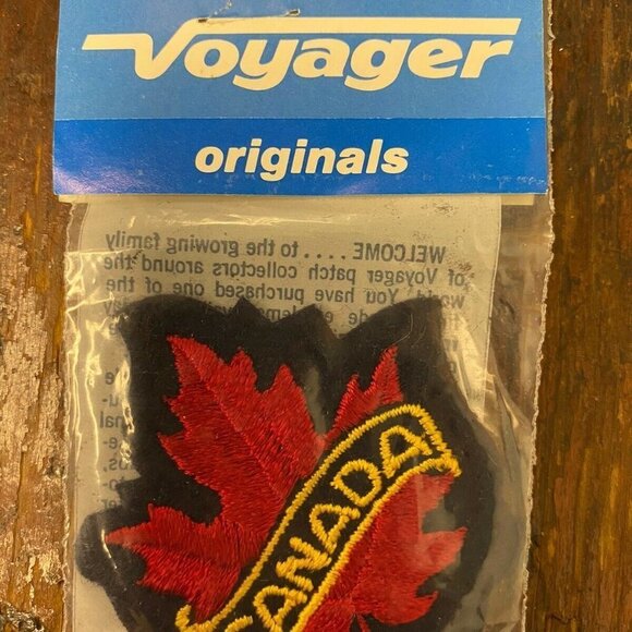 Vintage Patch Canada Red Marble Leaf Emblem Voyager Originals USA 1980 Sew‎ On - Picture 2 of 8
